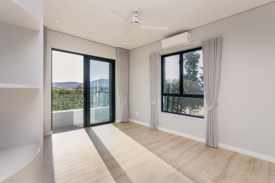 5 Bedroom Property for Sale in Val De Vie Estate Western Cape